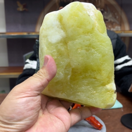 冉***建蛇纹石玉未镶嵌原石