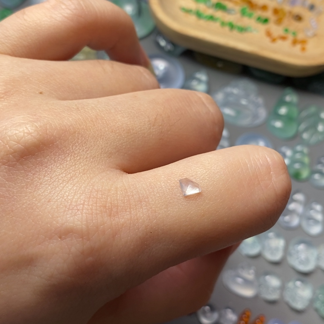 …***…翡翠未镶嵌颈饰翡翠