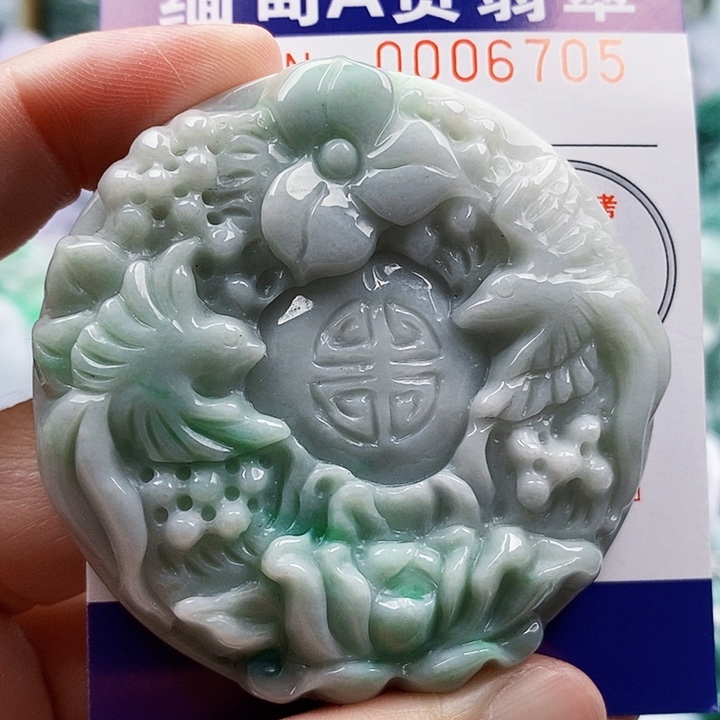 吊坠(不含链)未镶嵌翡翠