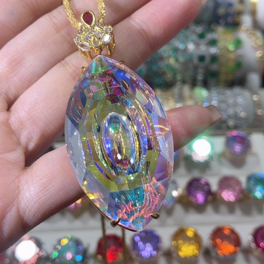 66锆石（处理）吊坠