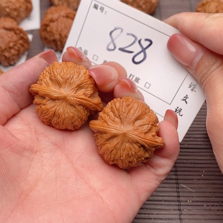 文玩核桃吊坠37正磨828