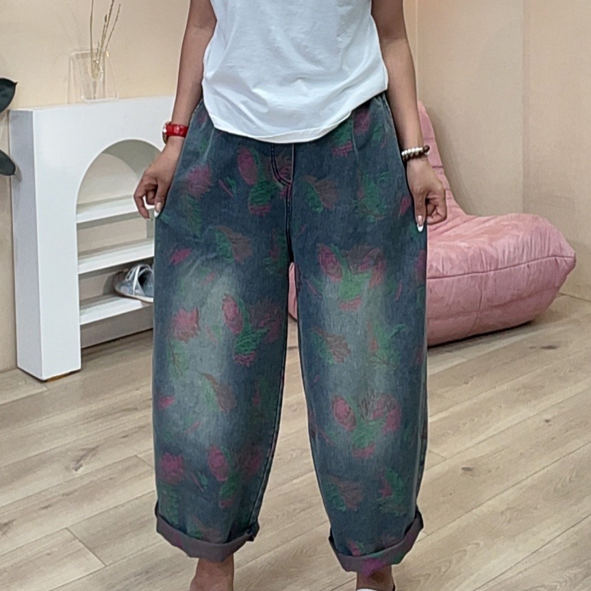 663欧货牛仔彩色织花大版九分直筒裤女