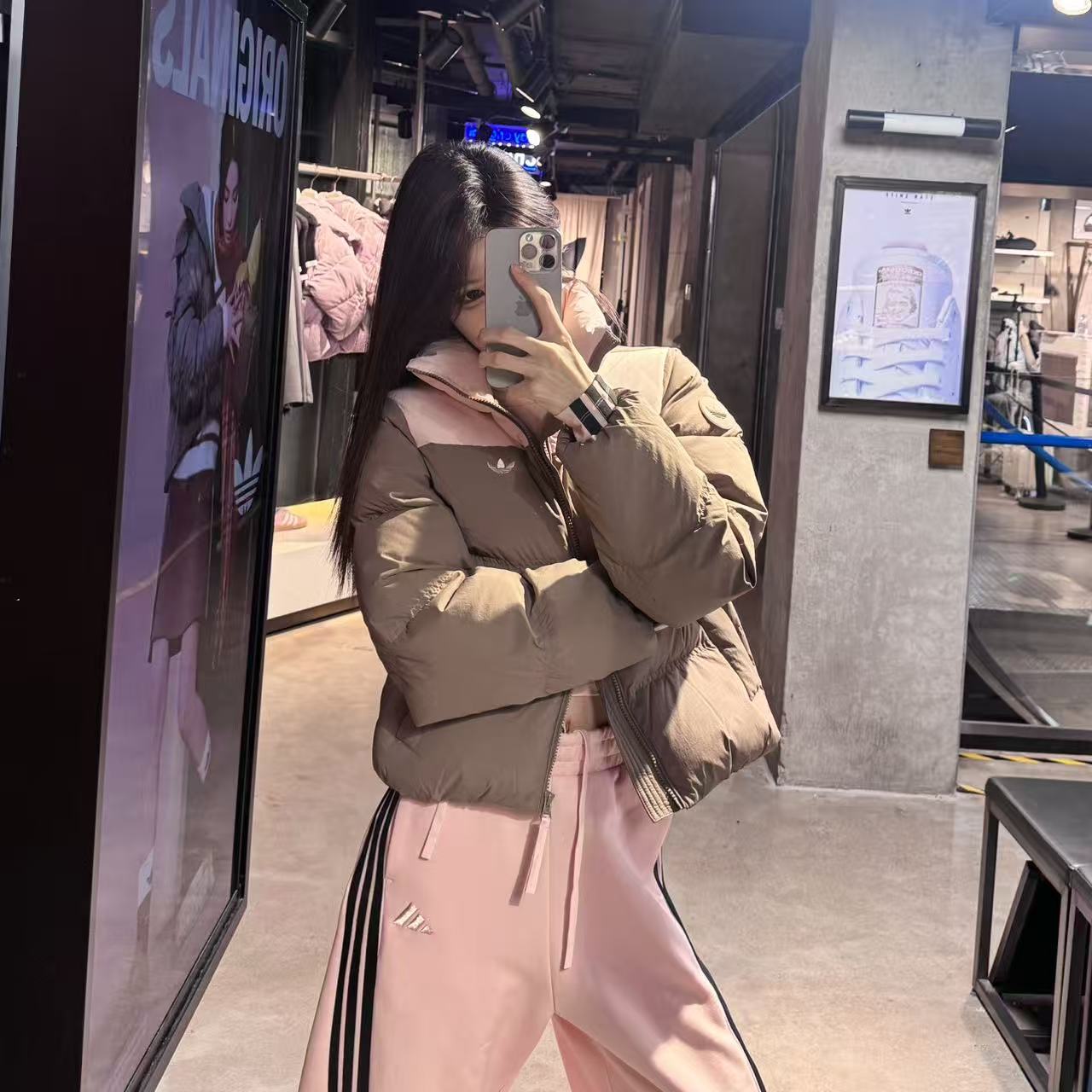 adidas 保暖运动鸭绒面包短款蓬松夹克外套羽绒服 KC2660