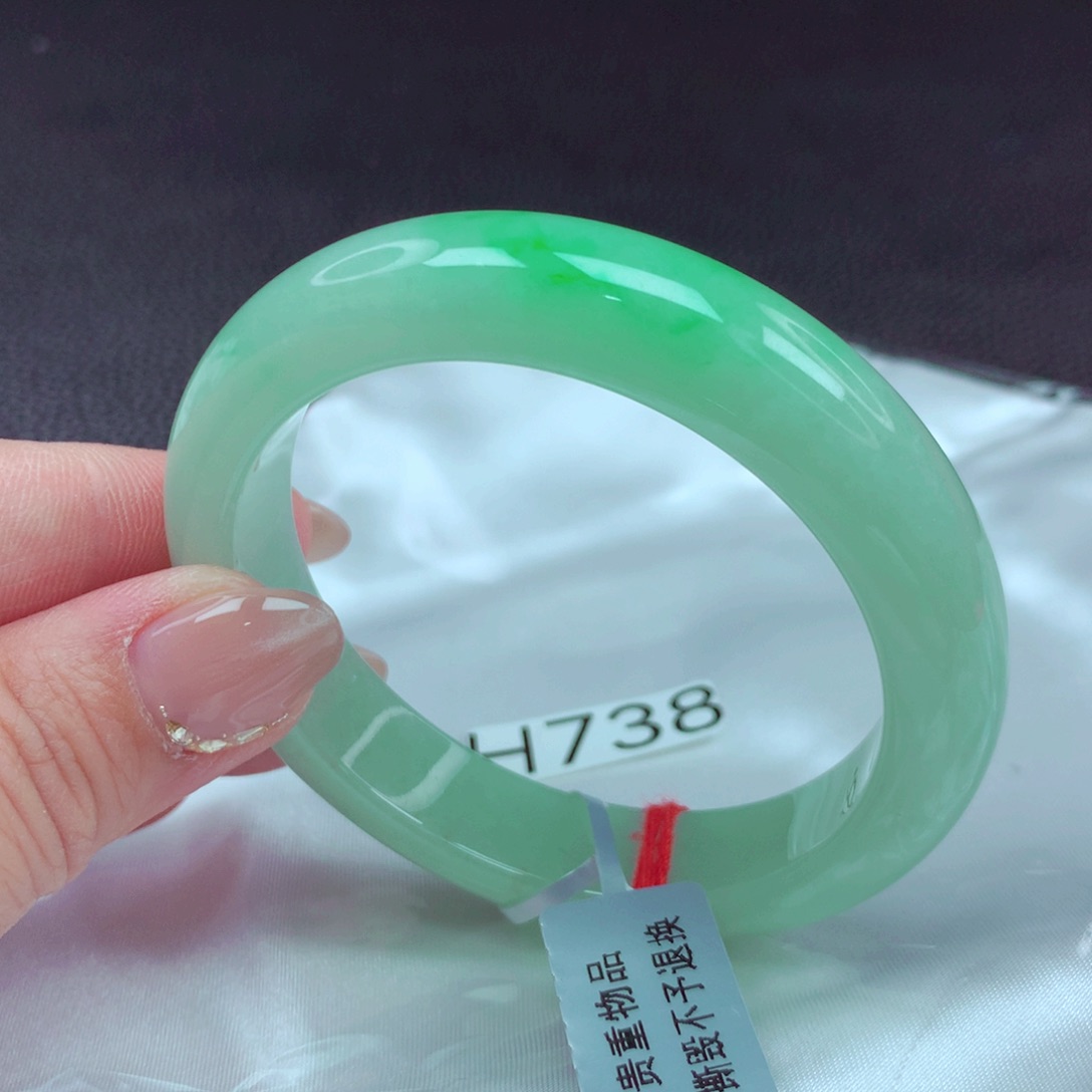 翡翠手镯未镶嵌手镯88