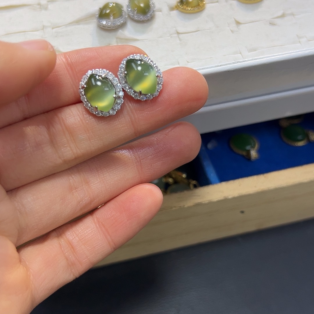 颈饰银S925镶嵌和田玉会****君