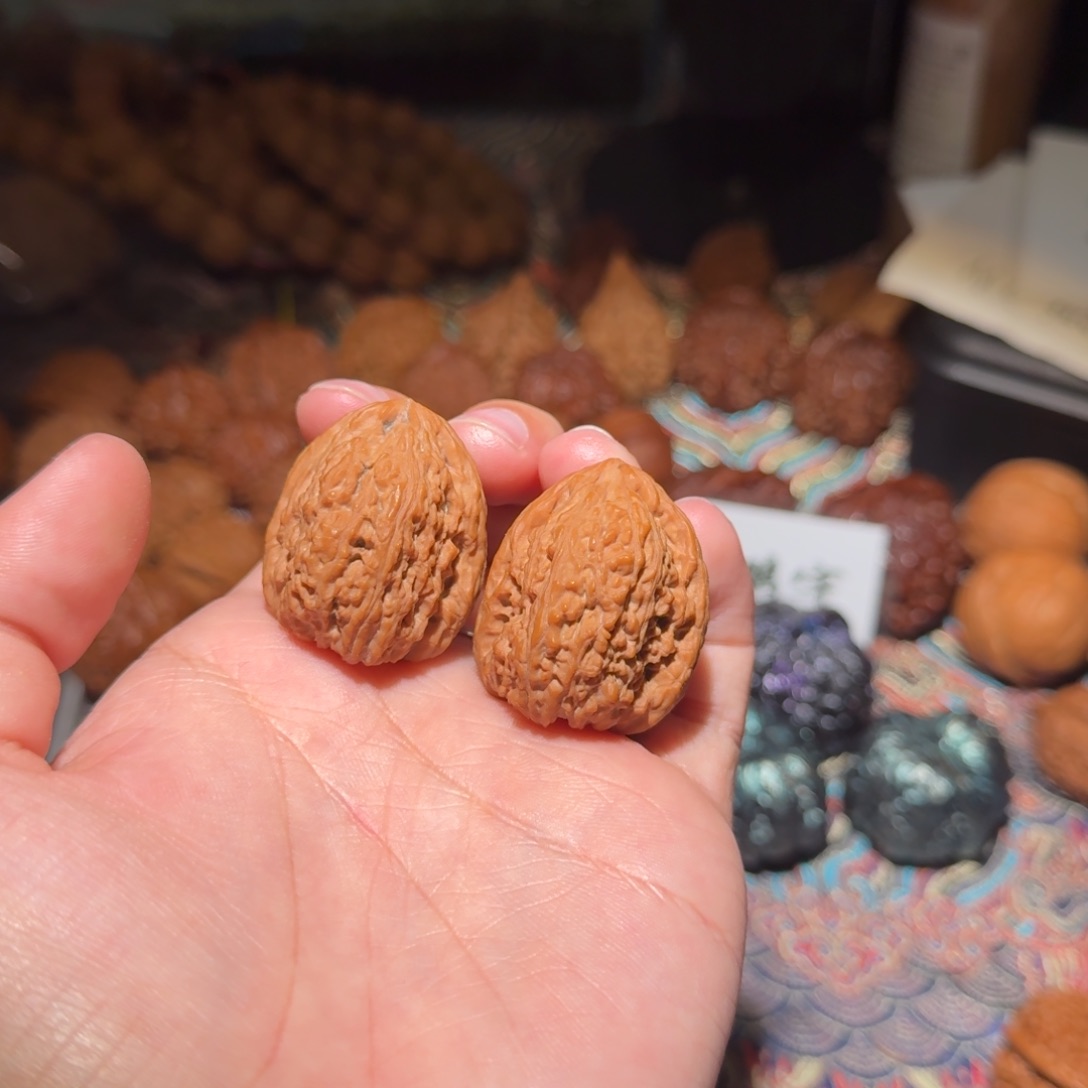 核桃把件30凹底高炮拉丝南疆石