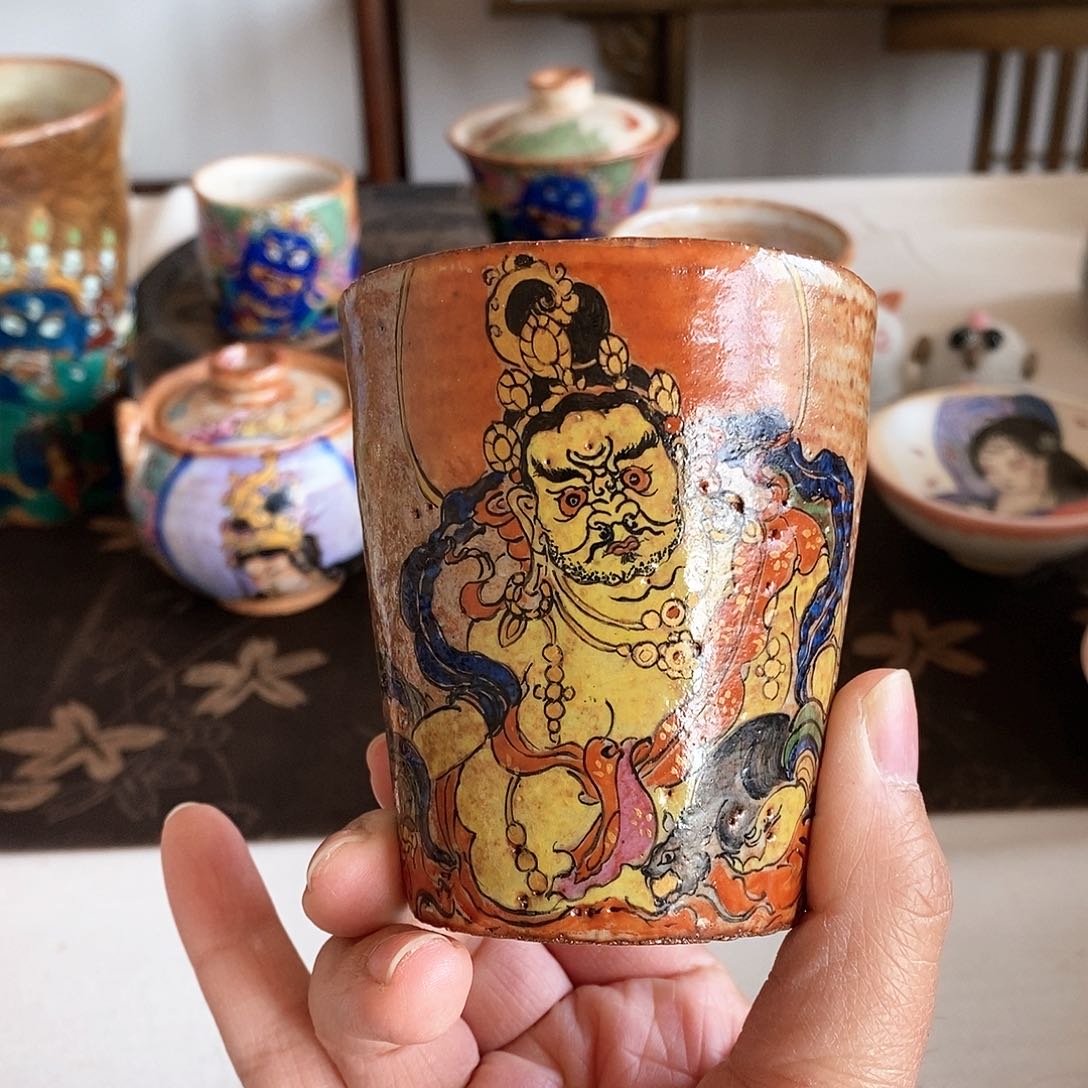 手工手绘黄财财茶杯