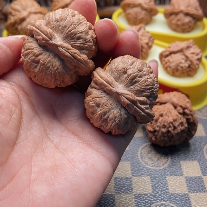 文玩核桃把件侯*森40元宝