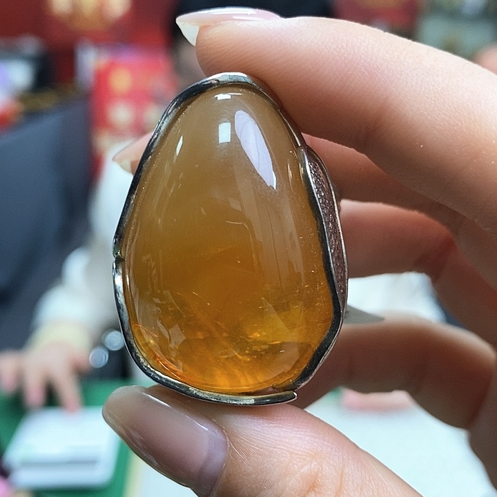 琥珀珠宝奇石未镶嵌