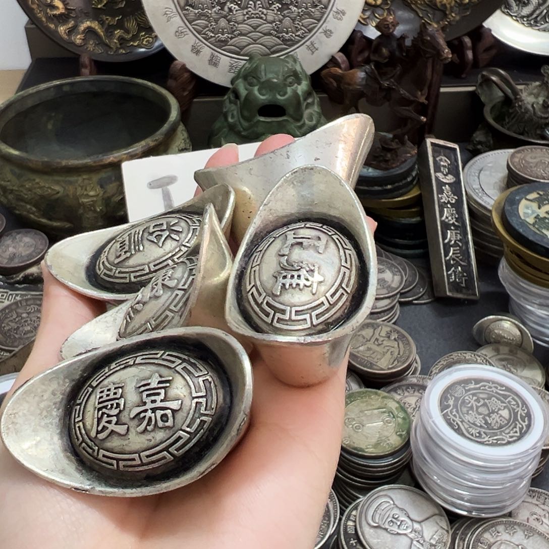 金属复古风格摆件