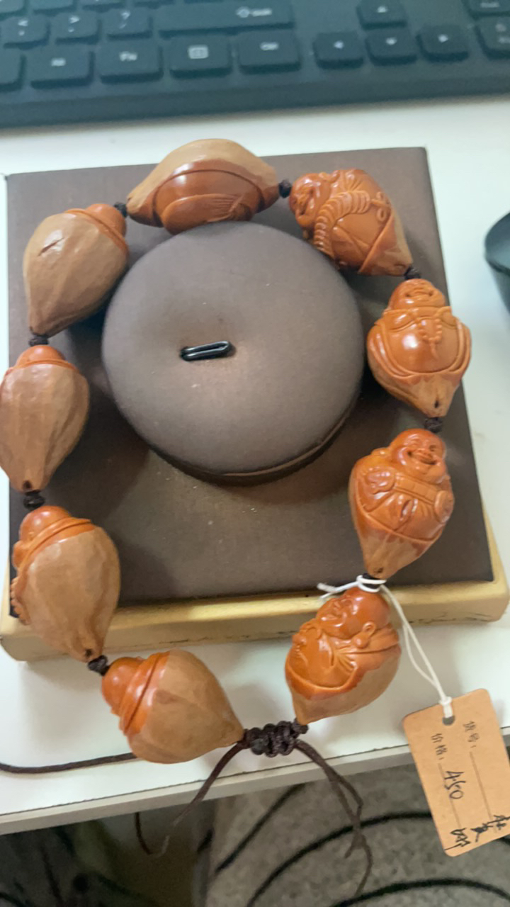 橄榄核雕刻文玩作品