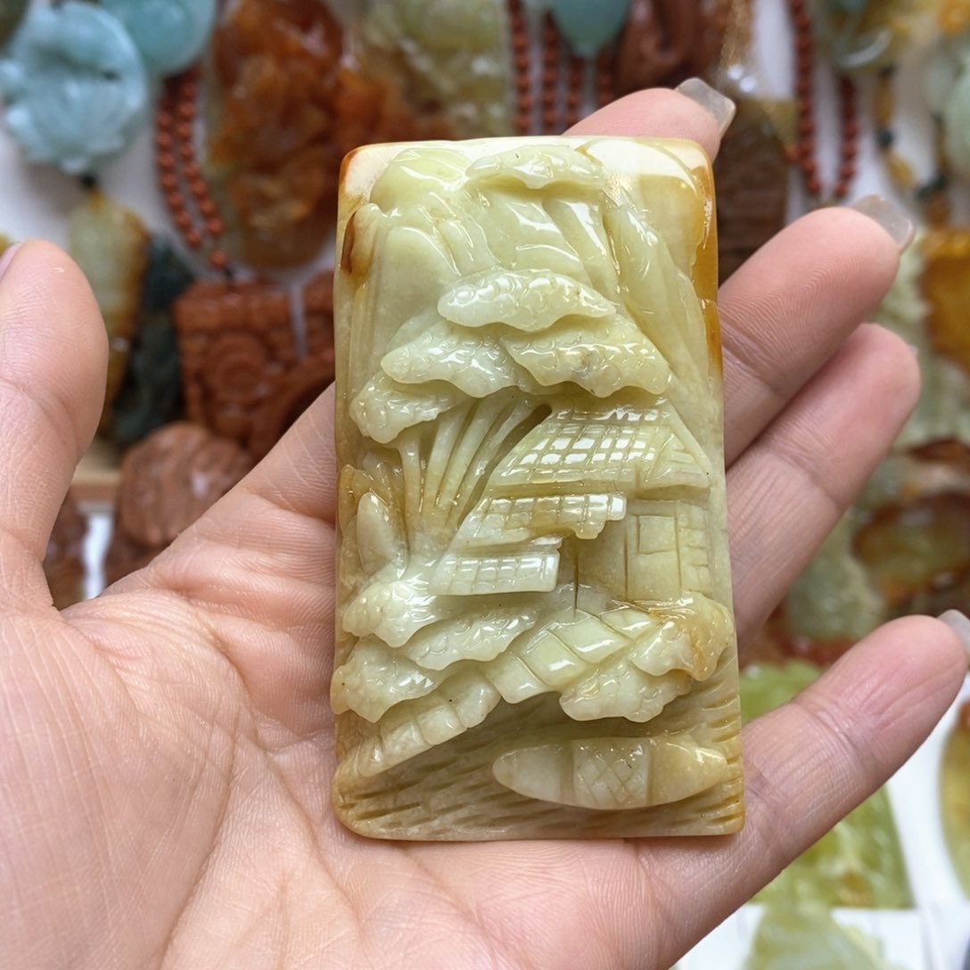 蛇纹石玉颈饰未镶嵌