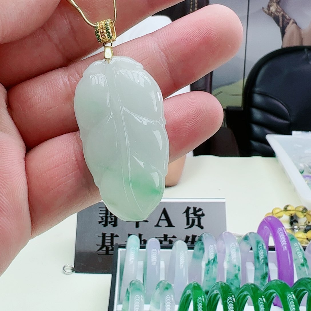 翡翠吊坠(赠链)银S925镶嵌