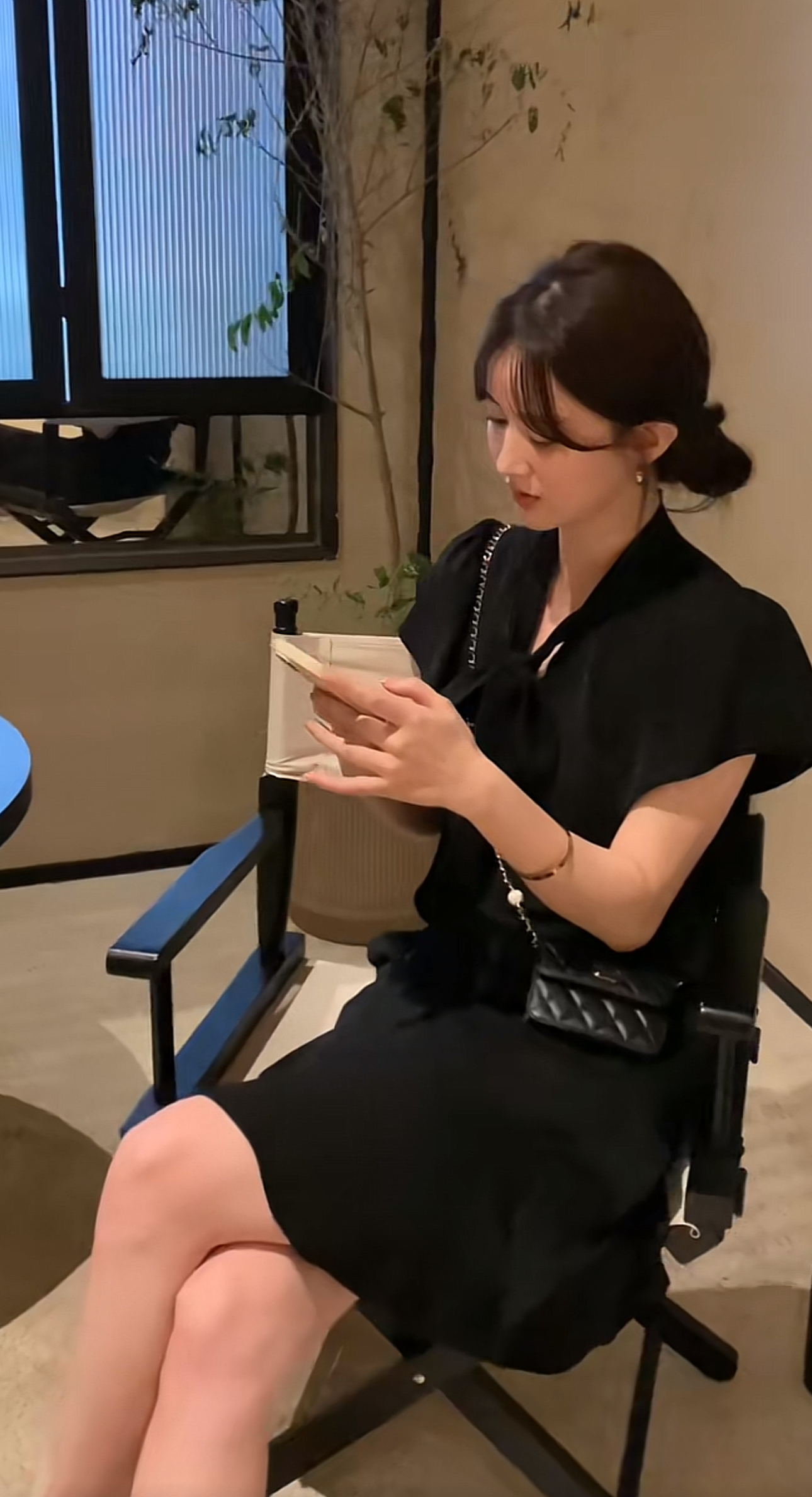 【臻香】v加小黑裙春夏时尚宽松休闲针织