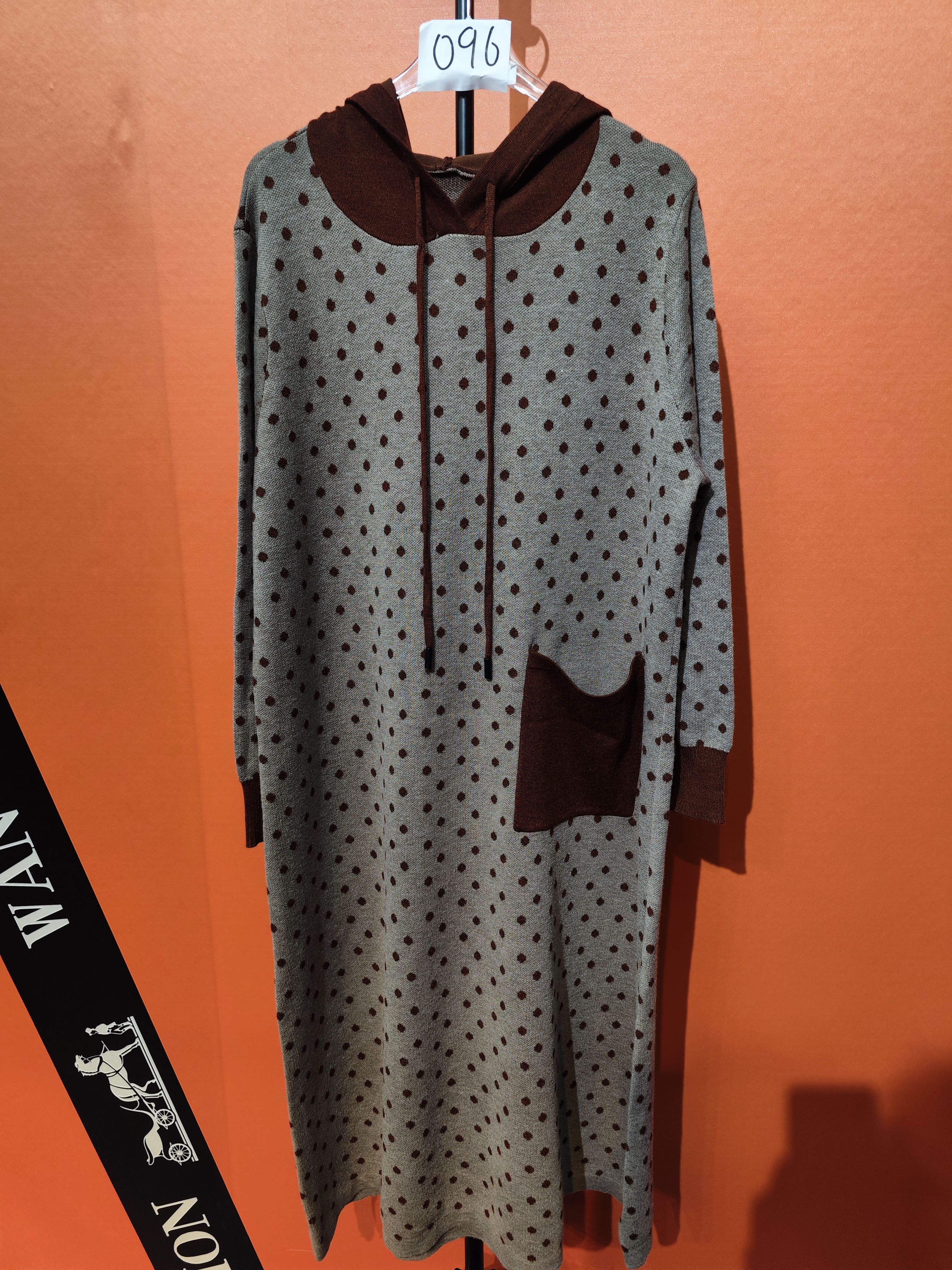 （096）湾湾奢品贵妇既视感显廋保暖时尚百搭连衣裙