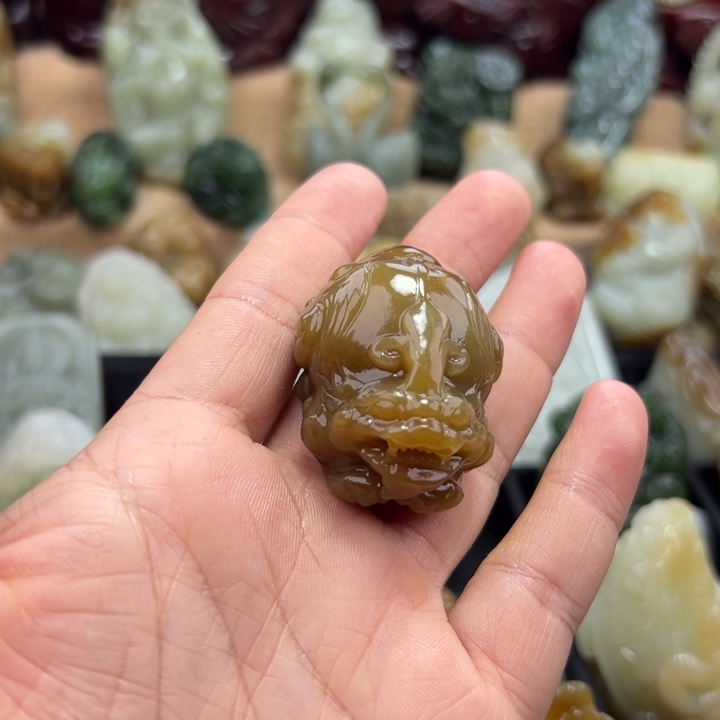 鲲***7颈饰未镶嵌和田玉（糖玉）