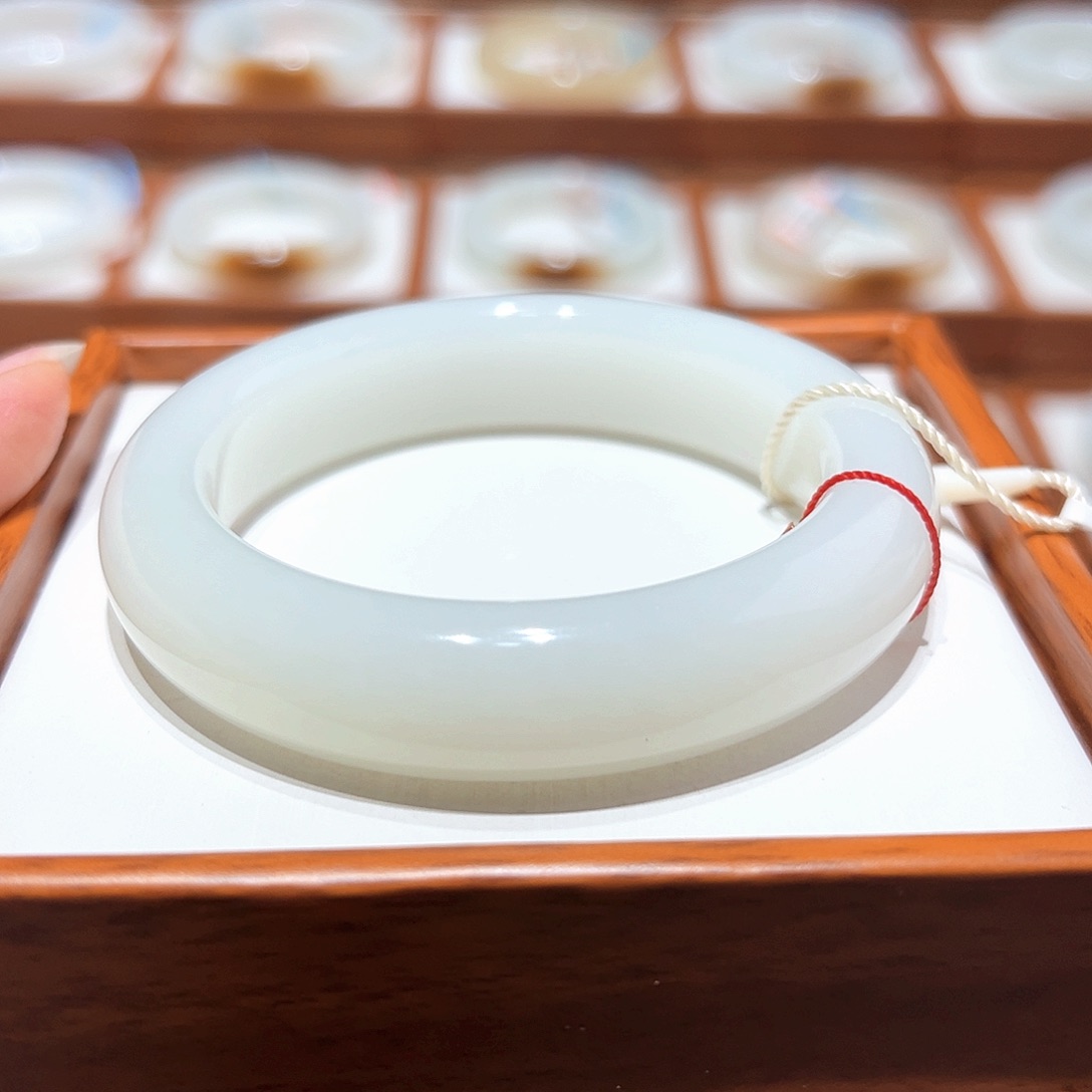 和田玉手镯55/56未镶嵌