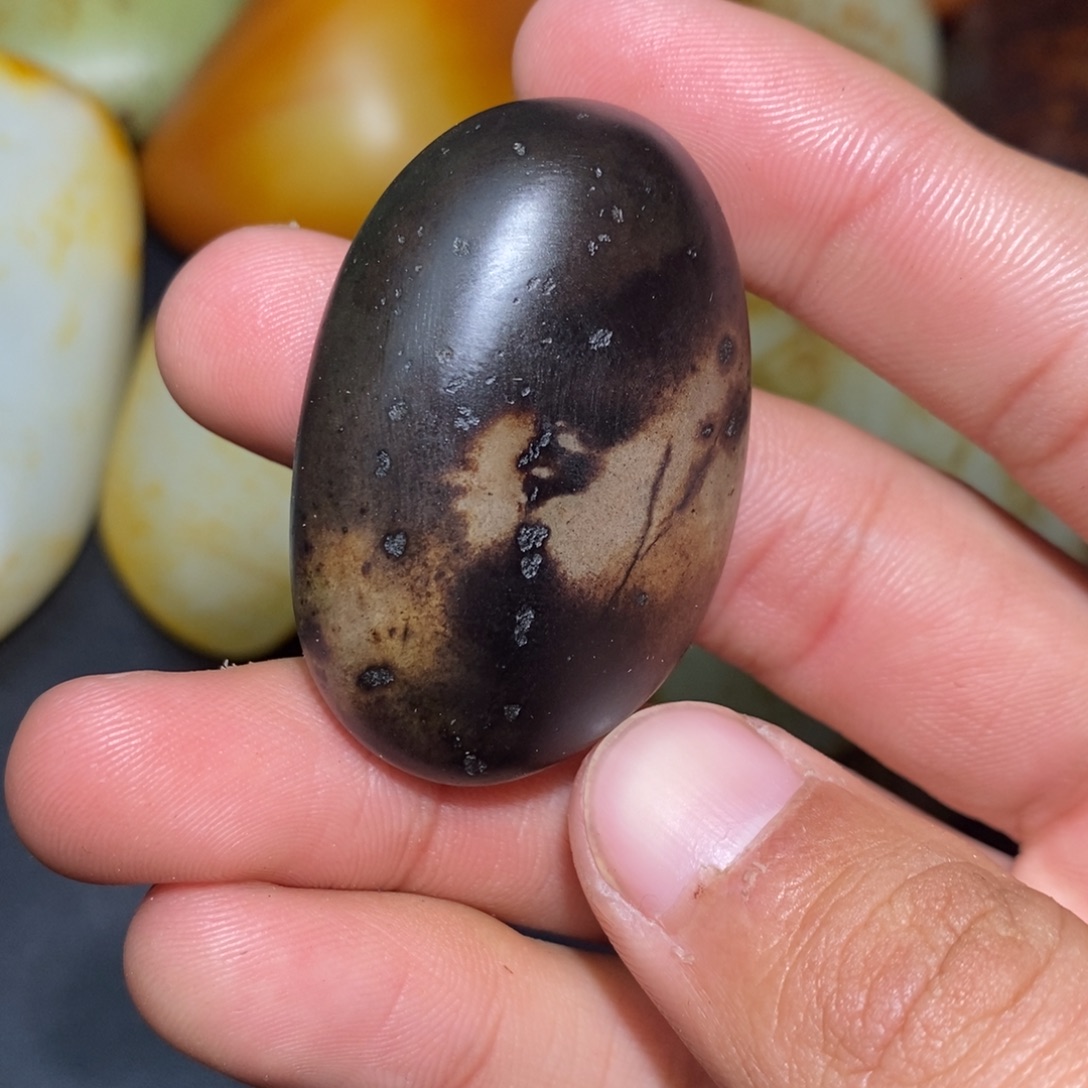 和田玉未镶嵌珠宝奇石