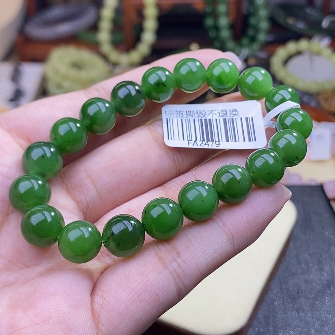 和田玉老矿料碧玉辣绿手串10mm未镶嵌