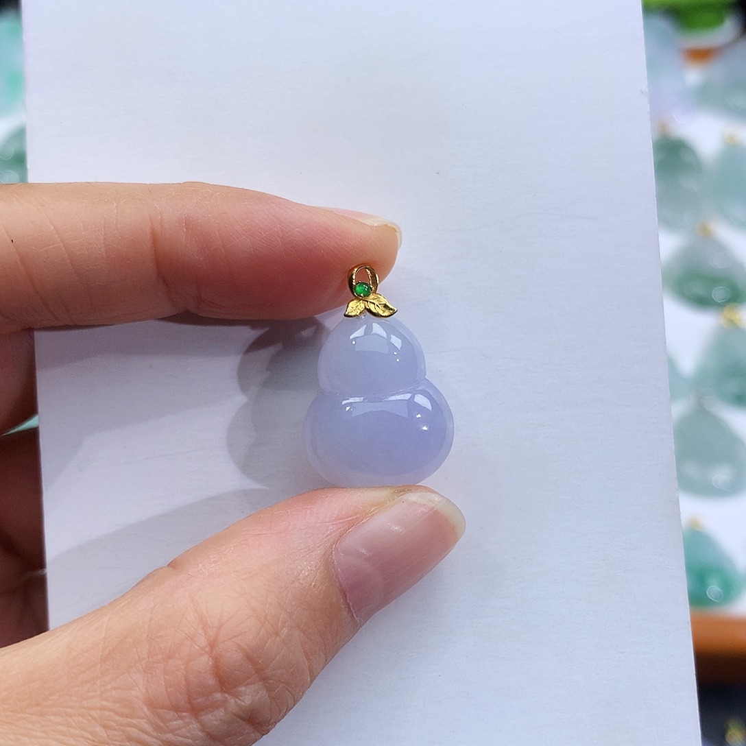 翡翠18K金镶嵌颈饰翡翠吊坠