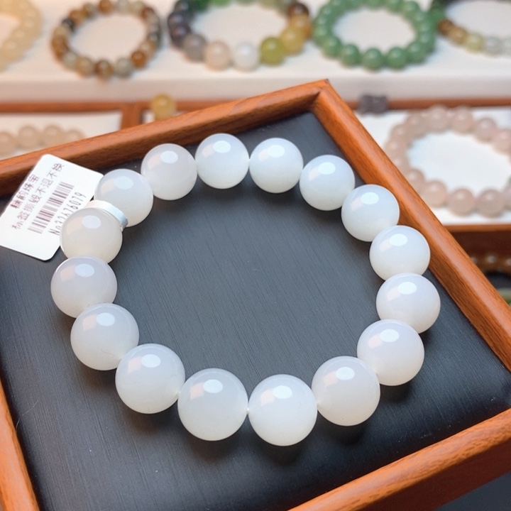 未镶嵌和田玉手链