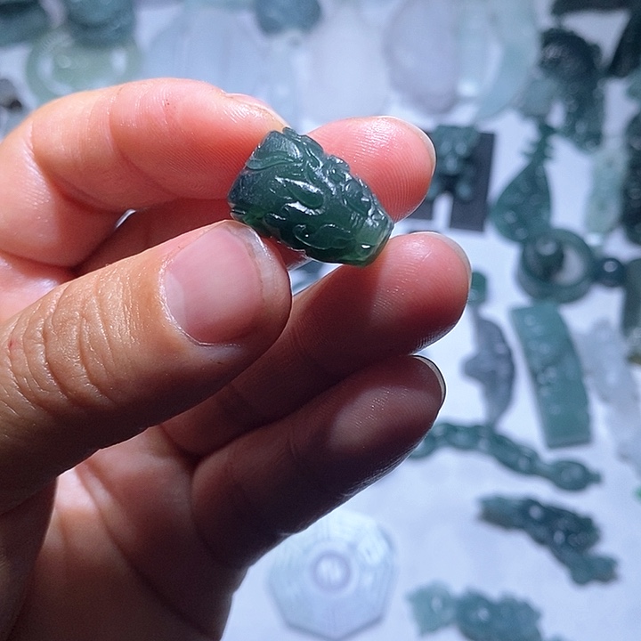 定制翡翠未镶嵌吾****人毛