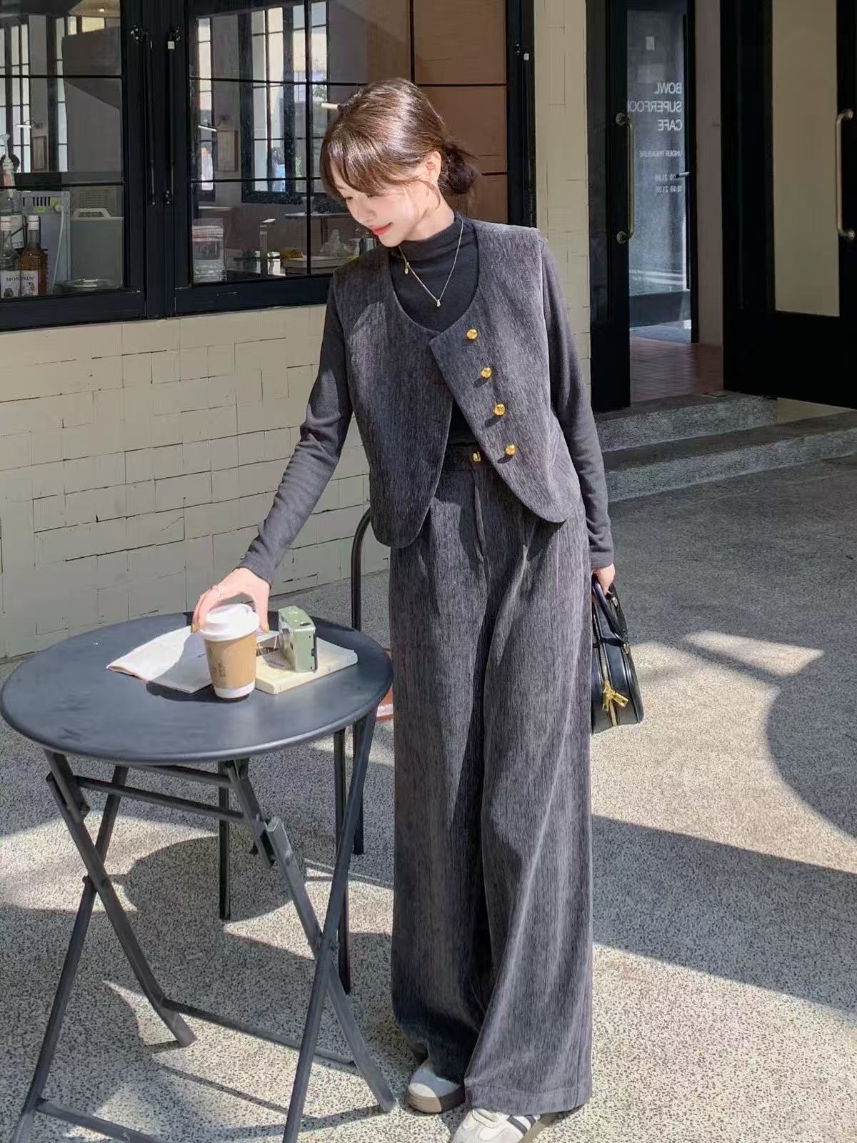 灰色法式时尚马甲套装女2025秋季新款设计感宽松休闲阔腿裤三件套