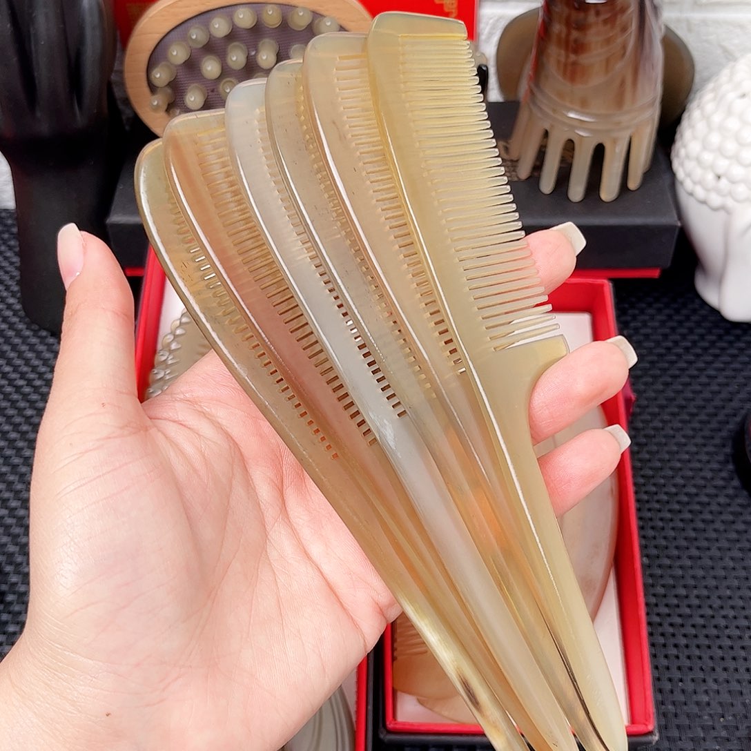 纯手工制作纯牛角梳子