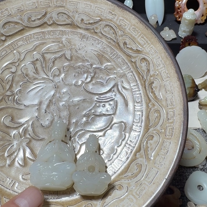 沉***。瓷片刻花瓷盘111111