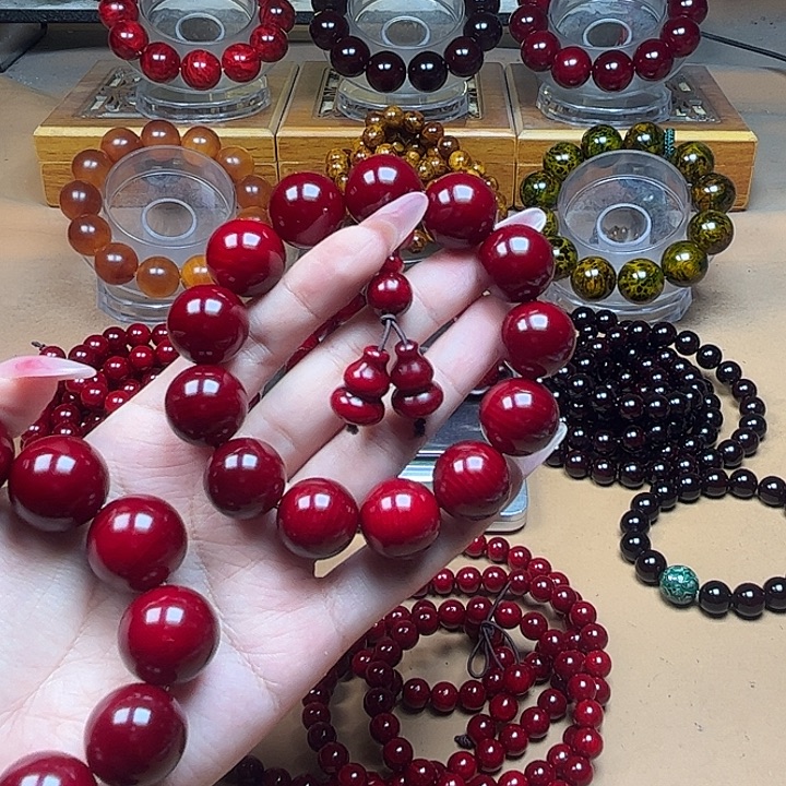 地***雕手串/手链贝壳杉（血龙木）