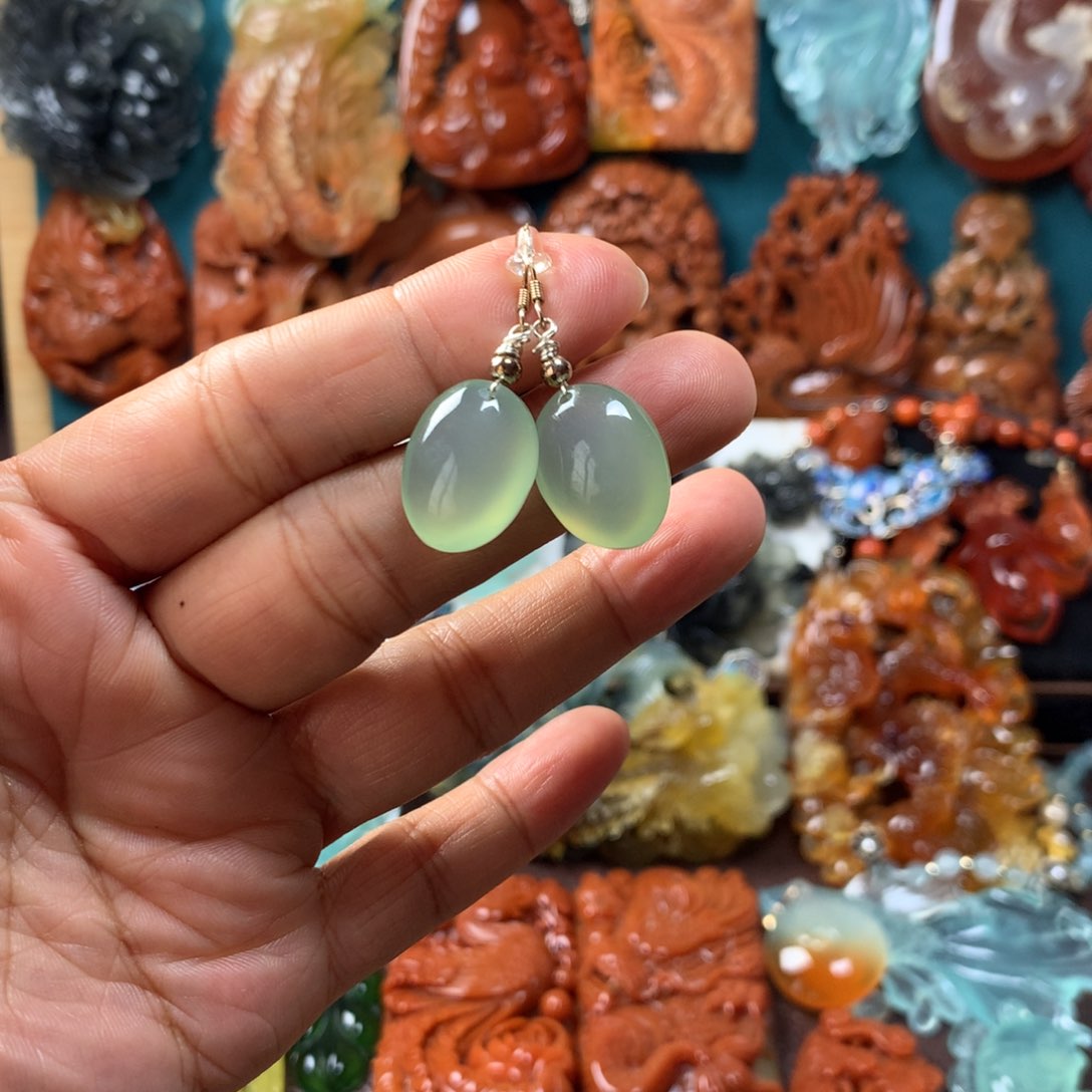 蛇纹石玉耳坠未镶嵌