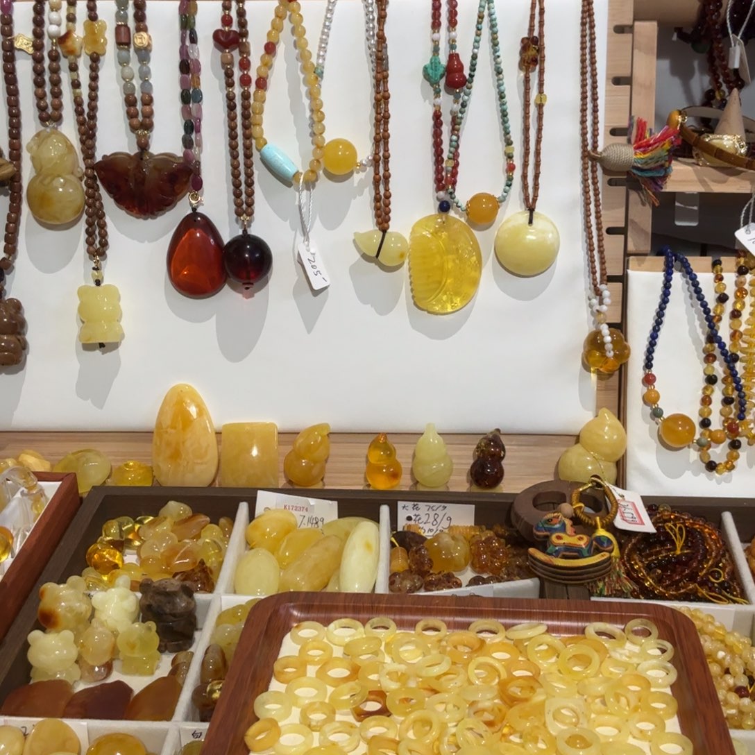 爱***娜琥珀未镶嵌颈饰单珠子