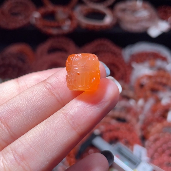 南红玛瑙未镶嵌猫猫桶珠1299