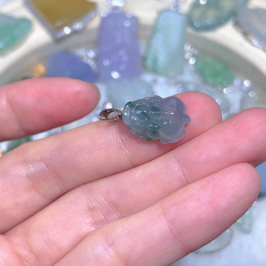 翡翠颈饰18K金镶嵌翡翠