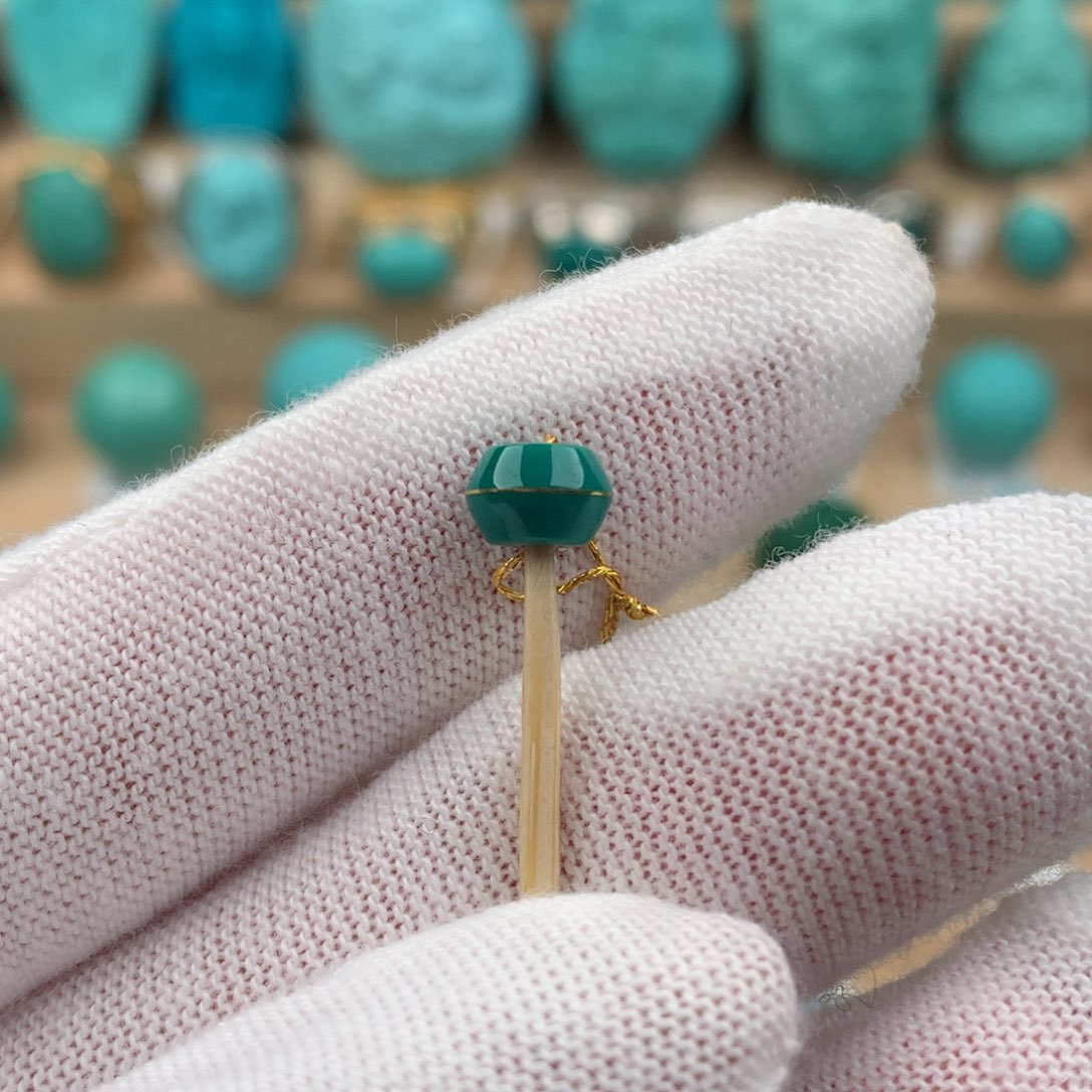 绿松石配饰未镶嵌