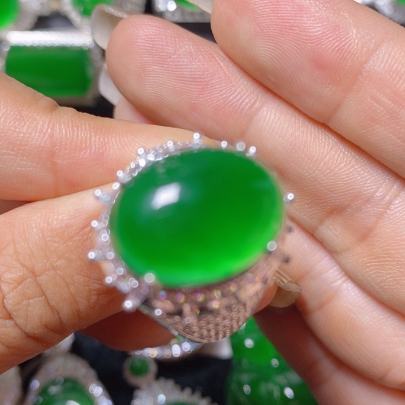 【闪购商品】翡翠挂件未镶嵌蛋面