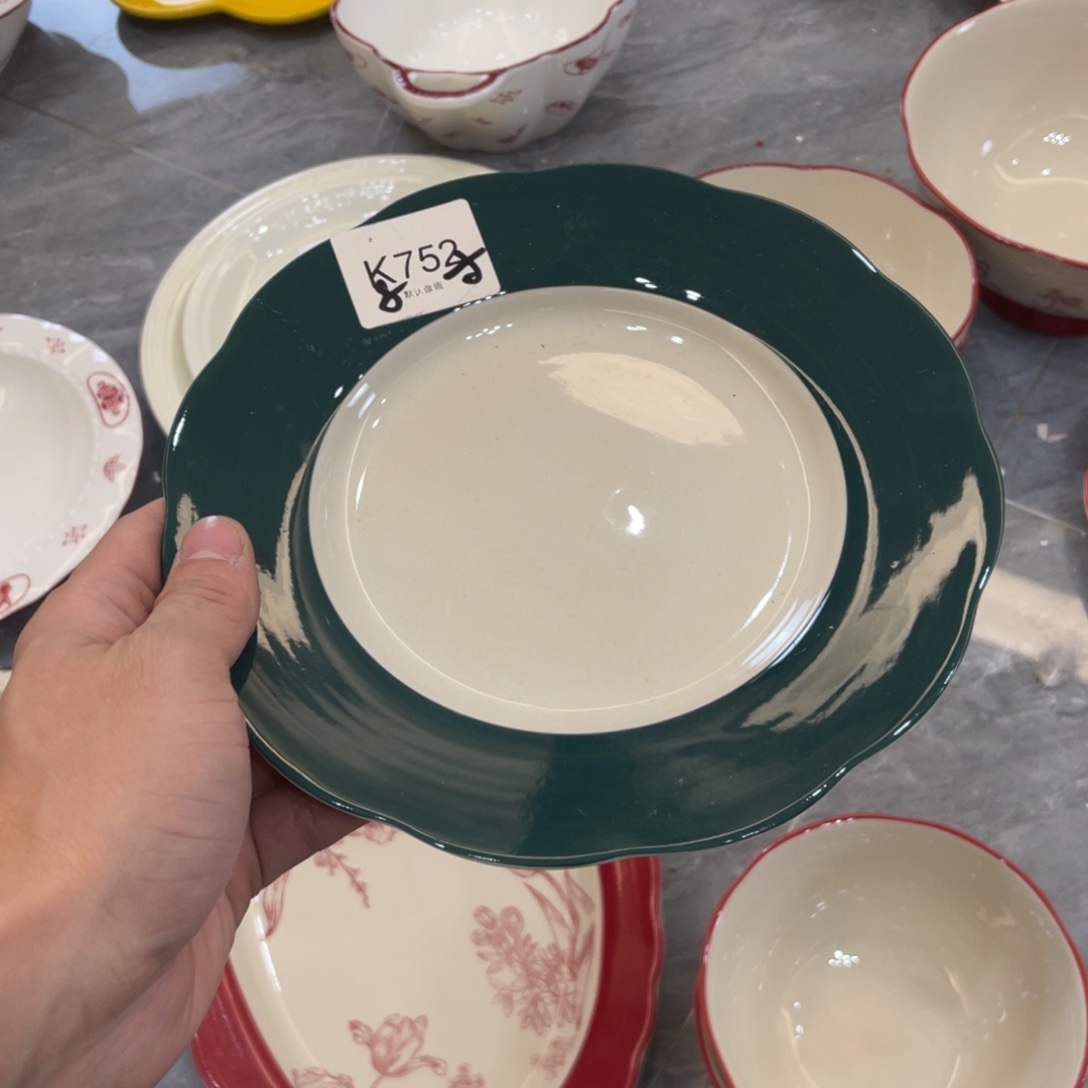 陶瓷微瑕餐具介意勿拍，满18飞！