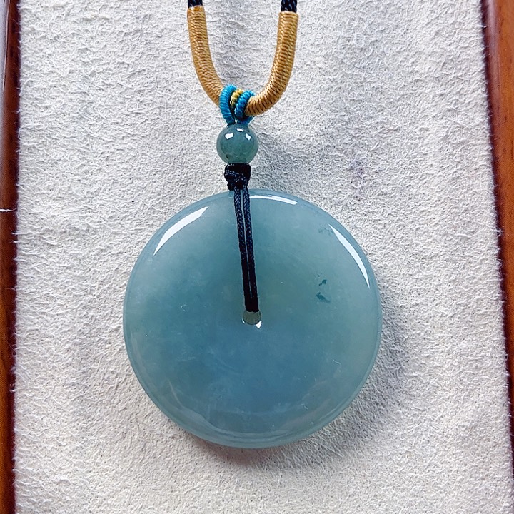 翡翠未镶嵌颈饰孤品