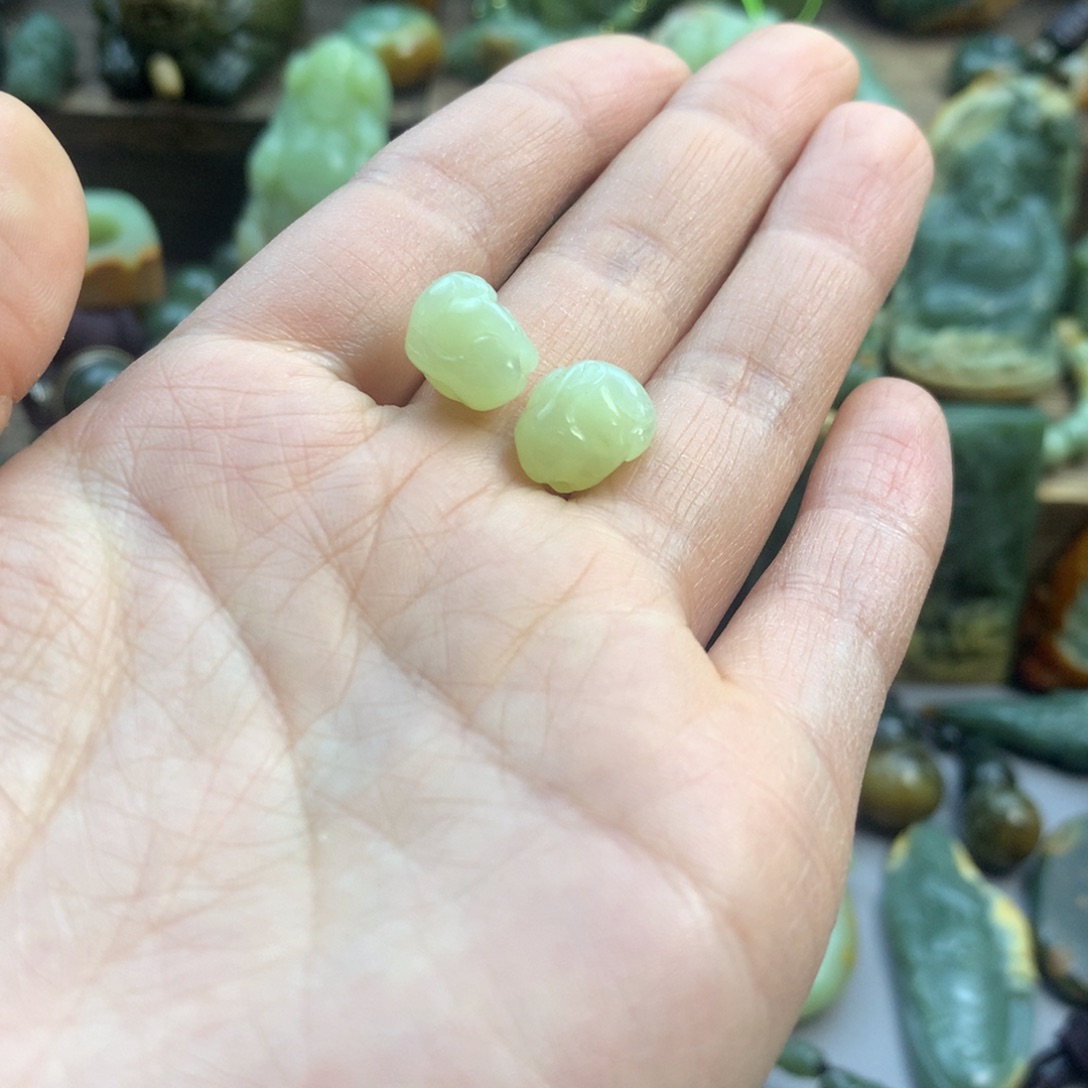 未镶嵌岫岩老玉（透闪石质玉）珠宝奇石?****