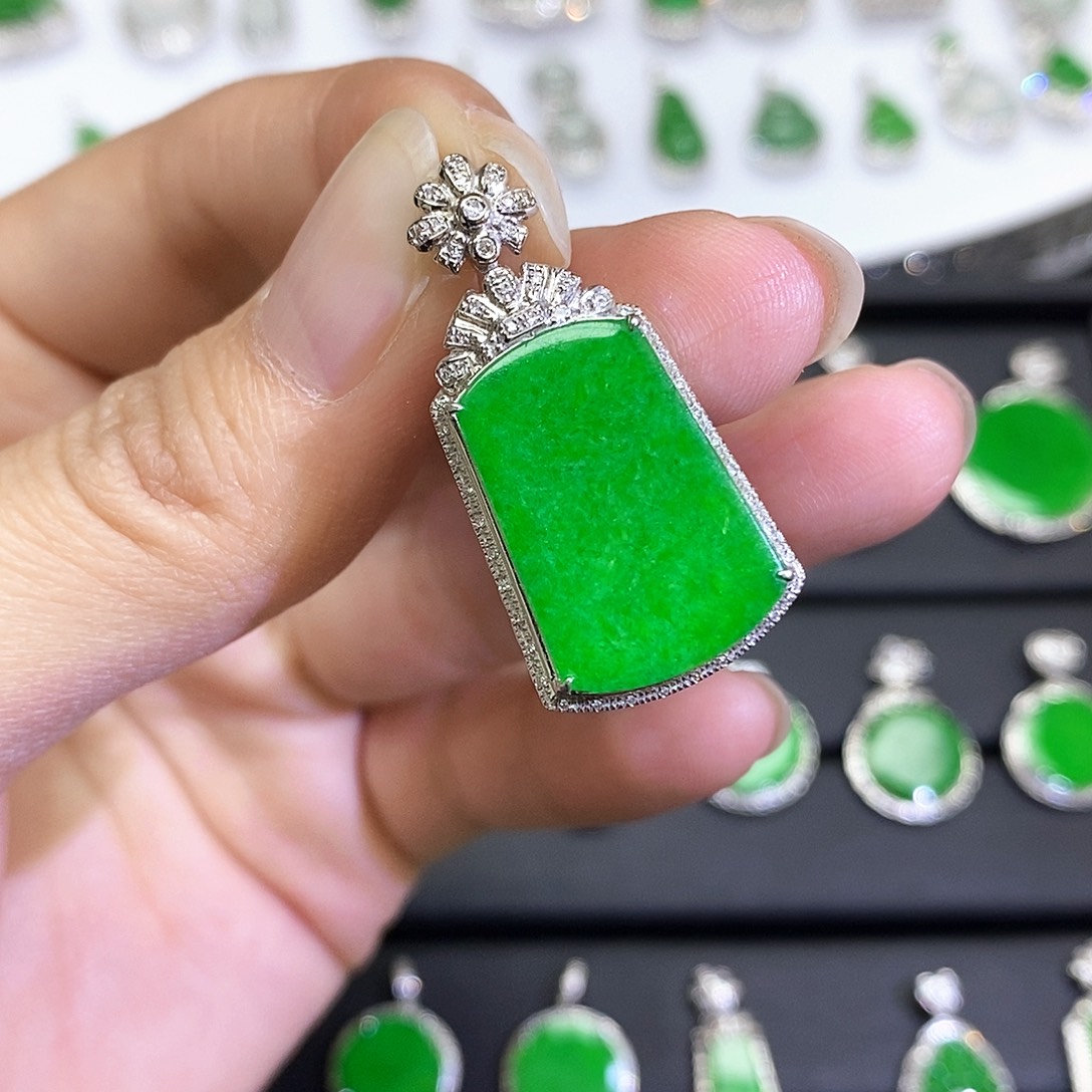 翡翠18K金镶嵌吊坠(不含链)