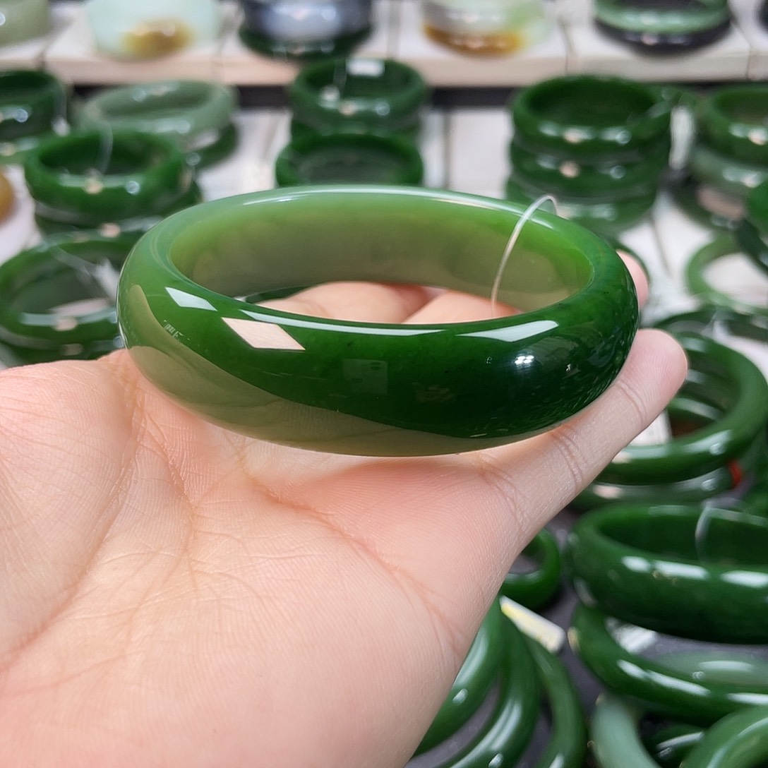 和田玉（碧玉）手镯未镶嵌