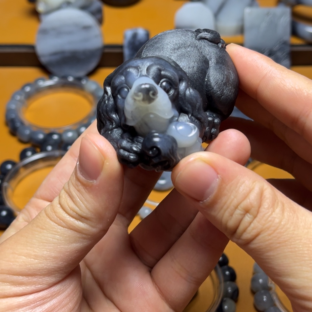 咩***咩和田玉未镶嵌把件