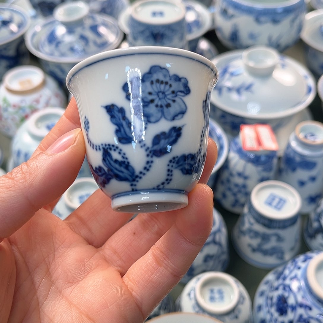 杯青花瓷器青花瓷器