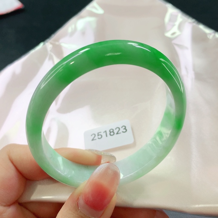 翡翠手镯（贵妃镯）未镶嵌03