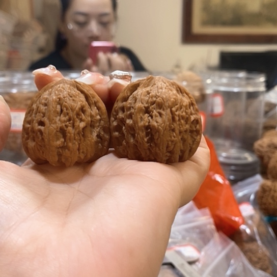 文玩核桃吊坠36红宝石