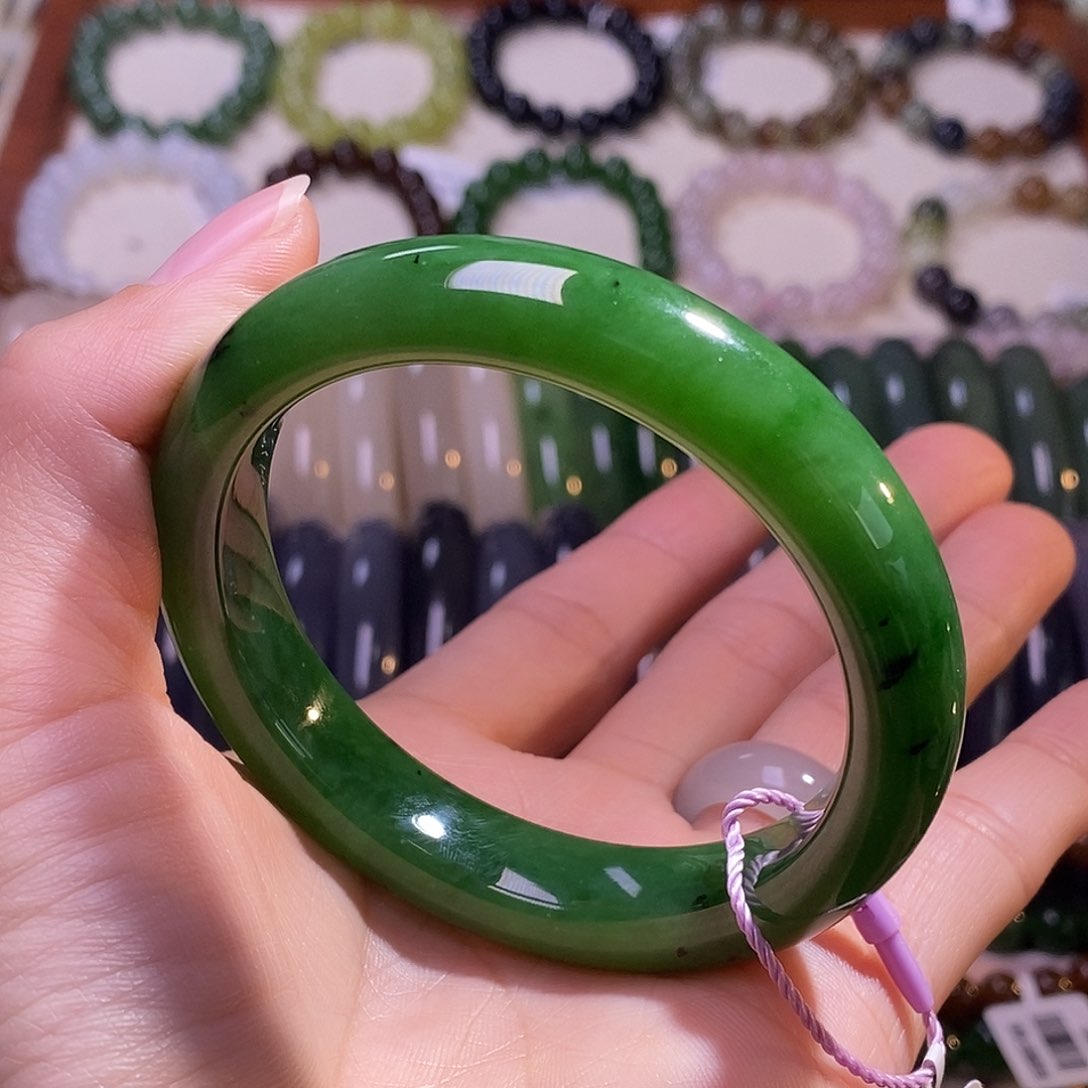 颈饰未镶嵌和田玉孤品54.9碧玉老坑料手镯