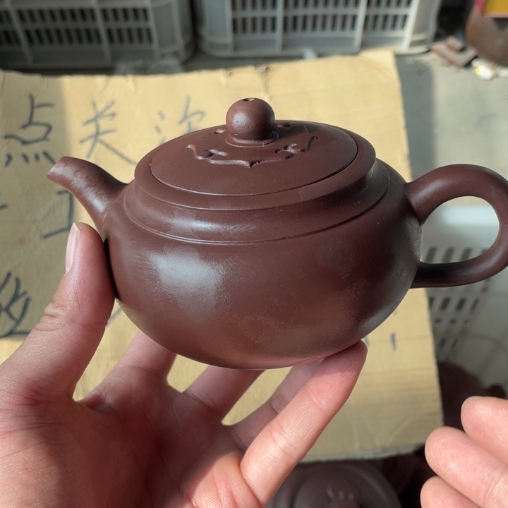 紫砂茶壶老厂紫砂壶一件。