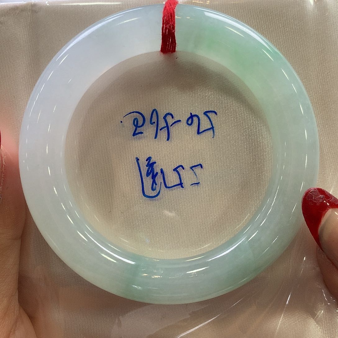 翡翠未镶嵌手镯ෆ****?55.2圆