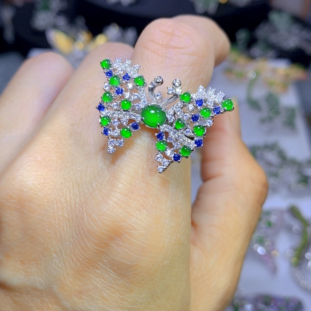 翡翠颈饰银S925镶嵌天然翡翠