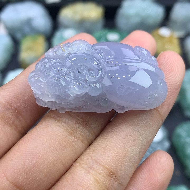 大***梁翡翠未镶嵌颈饰天然缅甸翡翠